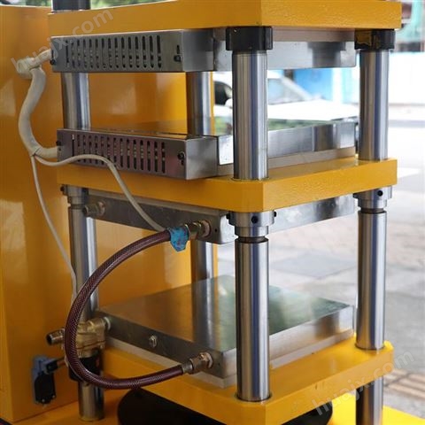 电加热压片机 BL-6170 宝轮厂家出售 小型电动平板硫化机