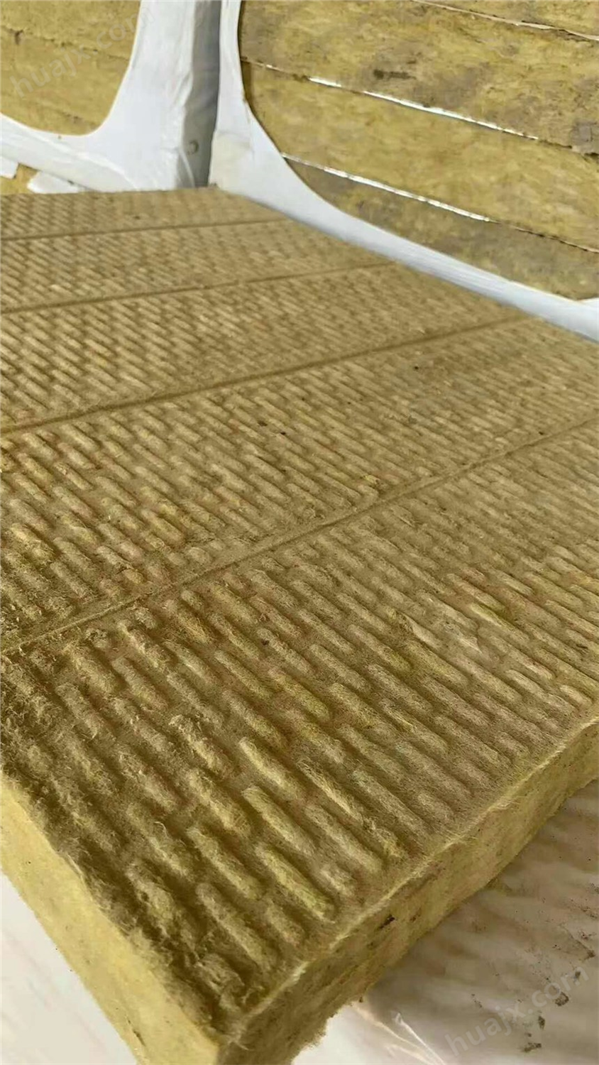 马鞍山  岩棉复合板厂家 钢网岩棉板施工方法
